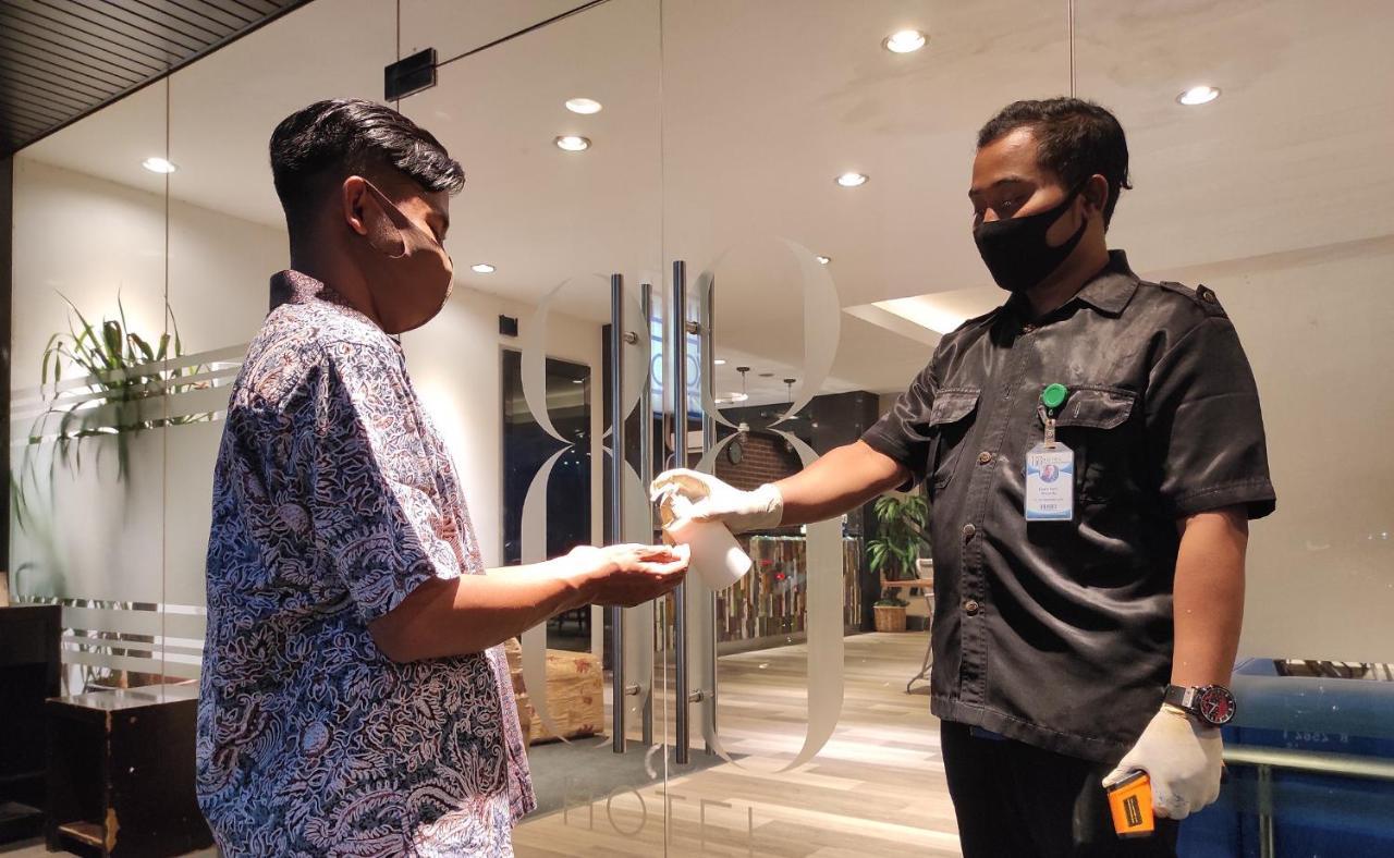 Hotel 88 Mangga Besar Raya 120 Jakarta By Wh Esterno foto