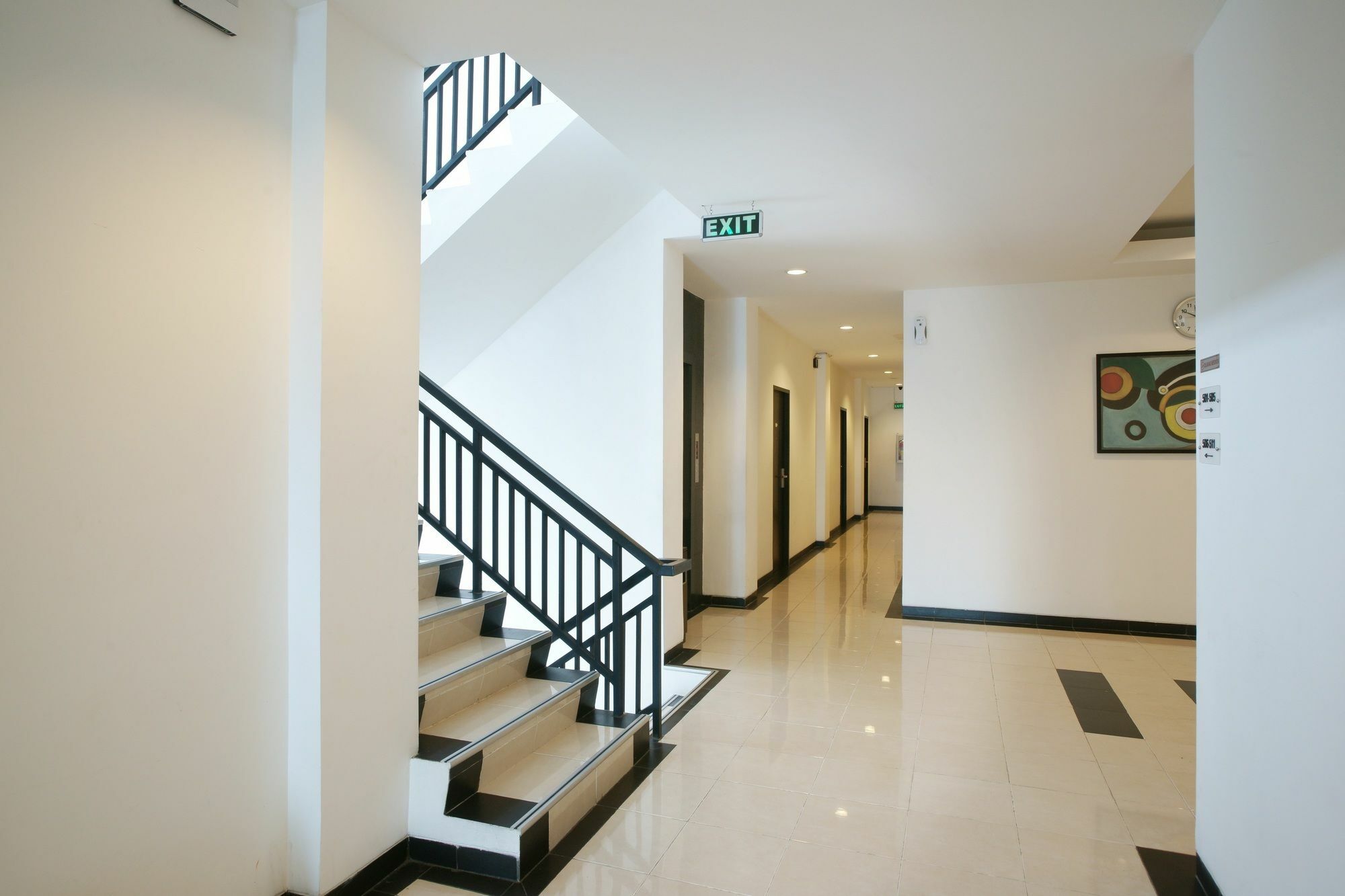 Hotel 88 Mangga Besar Raya 120 Jakarta By Wh Esterno foto