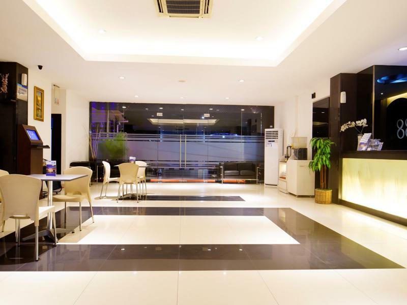 Hotel 88 Mangga Besar Raya 120 Jakarta By Wh Esterno foto